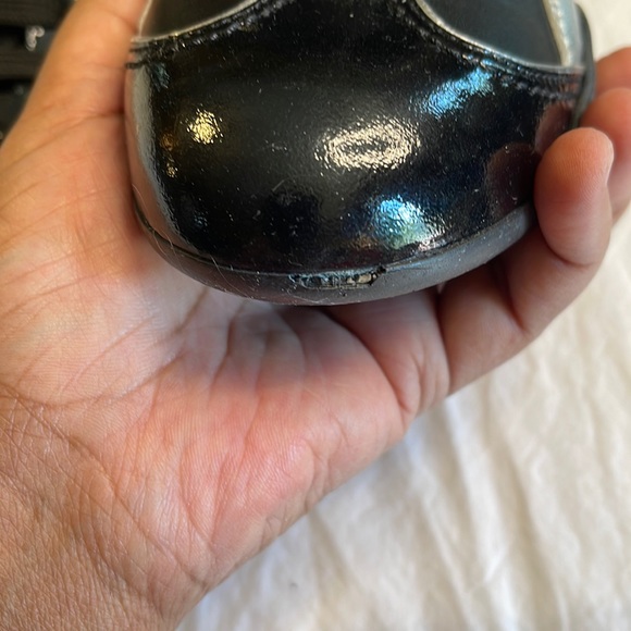 Authentic Louis Vuitton Ladies Sneakers, size (37) - Picture 16 of 16